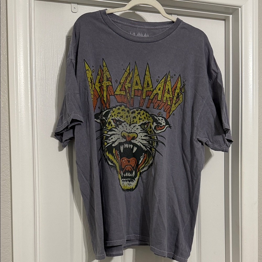 Buckle Charcoal Leopard Graphic Tee